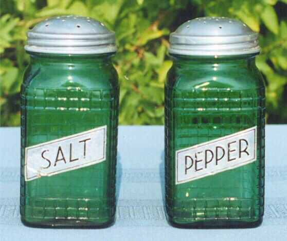 shakers.jpg (350393 bytes)